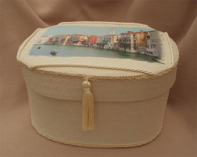 Oval Photo Box
