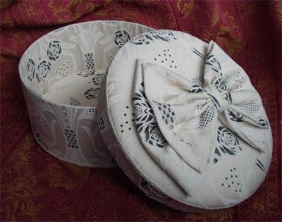 Rennie Mackintosh "Saxon" damask Hat Box