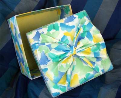 Square Butterflies Box - detail of lid and interior