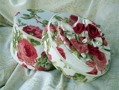 Round Laura Ashley "Roses" Box