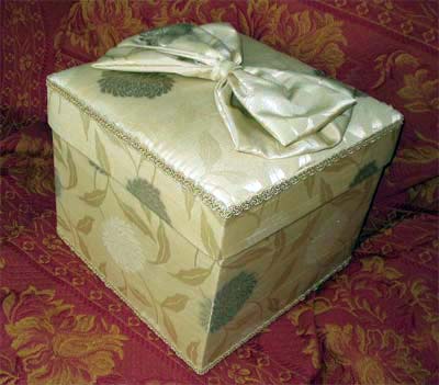 Pale Gold Glitz square shaped box